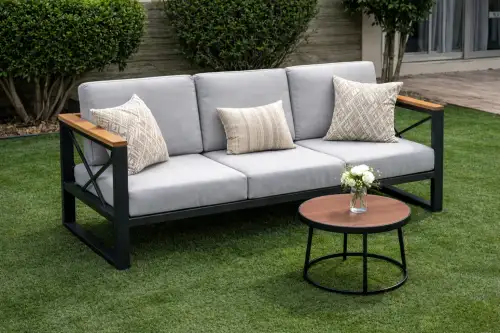 جلسة خارجية لثلاثة أشخاص مع طاولة - صورة 2 للإيجار | استأجر