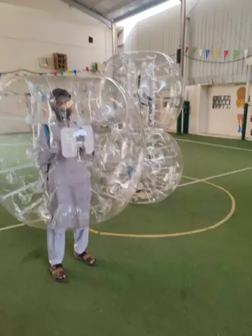 لعبة كور التصادم الهوائية الممتعة - للأطفال والمراهقين، لتجربة لعب حماسية وآمنة 61 - صورة 3 للإيجار | استأجر