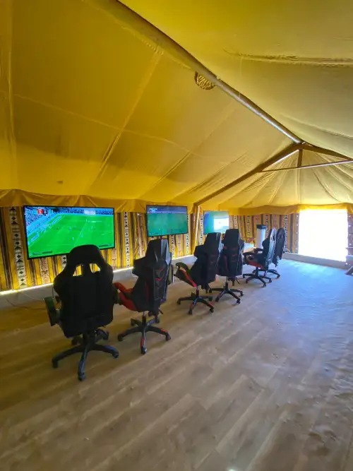 شاشة مع إستاند + جهاز PS5 و FIFA2025 واستاند للجهاز ,🎮 عيش أجواء التحدي وكأنك على أرض الملعب! - صورة 5 للإيجار | استأجر