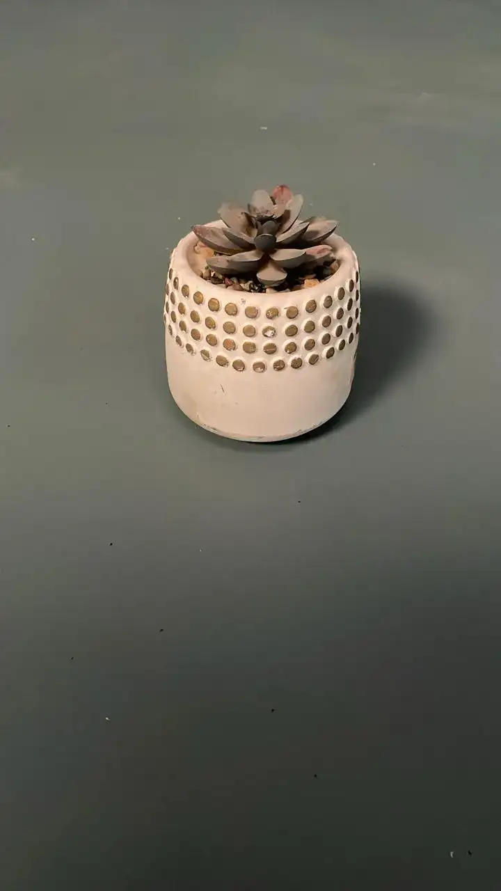 مزهرية ورود (بروب سينمائي)  - الصورة الرئيسية للإيجار | استأجر