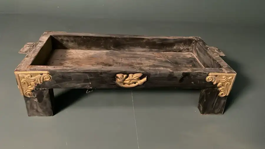 Decorative Charcoal Brazier – Cinematic Decor - Main image for rent | Estajer