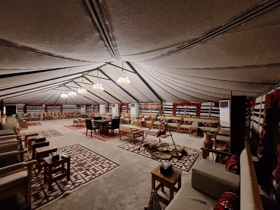 Round eeeeeeeeeeeeeeeeerrrrr - Main image for rent | Estajer