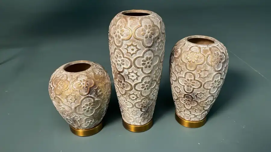 مجموعة مزهريات أنيقة – بروبس سينمائي  - الصورة الرئيسية للإيجار | استأجر