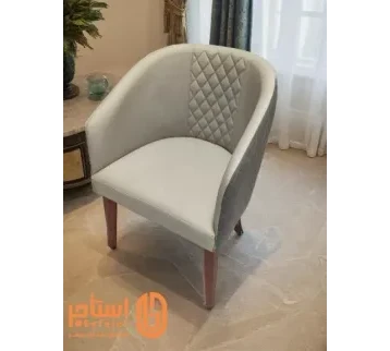 كرسي جلد ابيض مودرن بنمط تنجيد ماسي في الظهر بمساند جانبية مناسب للاستقبال والمناسبات للإيجار | استأجر