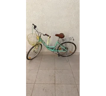 دراجة هوائية أطفال لون أزرق فاتح – بروبس سينمائي للإيجار | استأجر