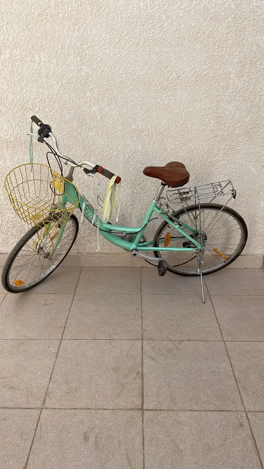 دراجة هوائية أطفال لون أزرق فاتح – بروبس سينمائي - الصورة الرئيسية للإيجار | استأجر