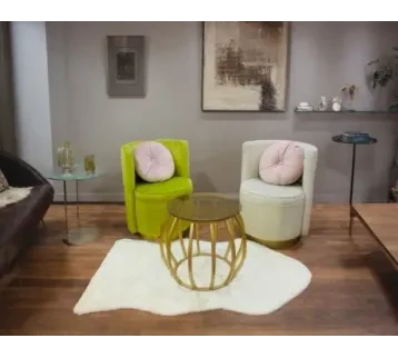 طقم كراسي مع طاولة تقديم بتصميم عصري للإيجار | استأجر