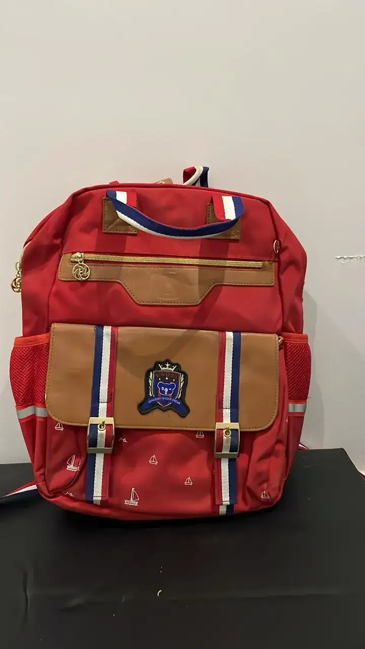 شنطة ظهر – ديكور تصوير سينمائي - الصورة الرئيسية للإيجار | استأجر