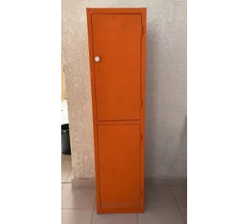 خزانة ملابس – ديكور سينمائي للإيجار | استأجر