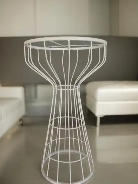 طاولة جانبية دائرية بجسم معدني مناسبة للاستقبالات والحفلات - صورة 3 للإيجار | استأجر