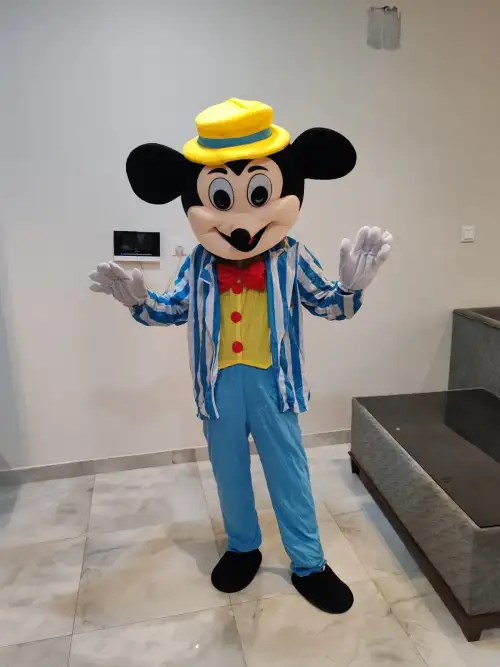 Cartoon Character: Mickey Mouse – For Parties and Events B114 - Image 2 for rent | Estajer