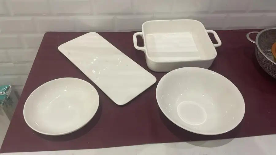 طقم صحون تقديم مودرن – بروبس تصوير - الصورة الرئيسية للإيجار | استأجر