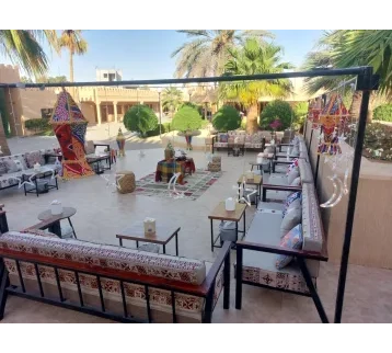 Outdoor seating (price per person) for rent | Estajer