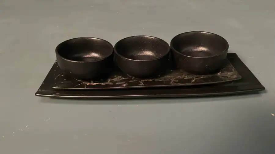 Decorative Plate Set – Cinematic Decor - Main image for rent | Estajer