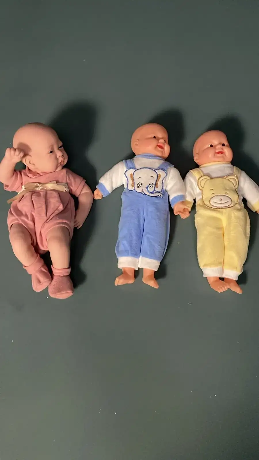 دمى أطفال – بروبس تصوير سينمائي - الصورة الرئيسية للإيجار | استأجر