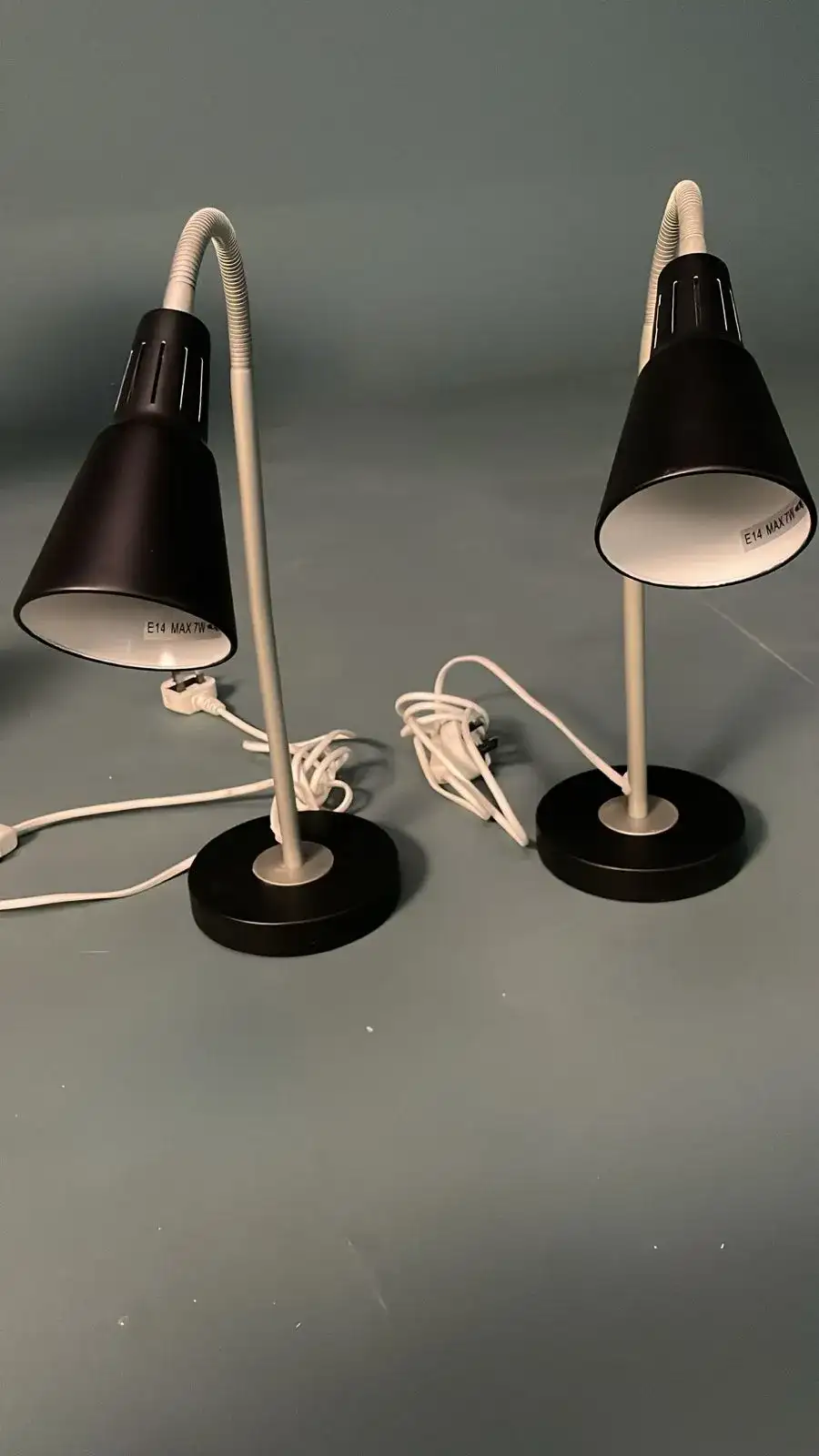 Desk Lamp – Cinematic Prop - Main image for rent | Estajer