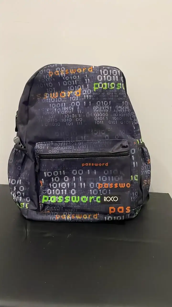 شنطة ظهر – ديكور تصوير سينمائي - الصورة الرئيسية للإيجار | استأجر