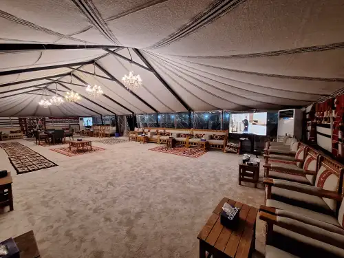 Round eeeeeeeeeeeeeeeeerrrrr - Image 5 for rent | Estajer