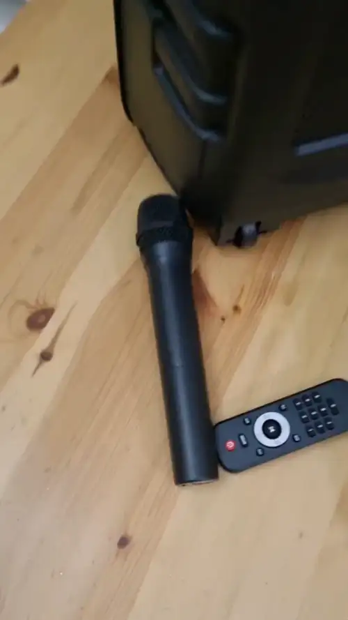 Microphone and Speakers - Image 2 for rent | Estajer