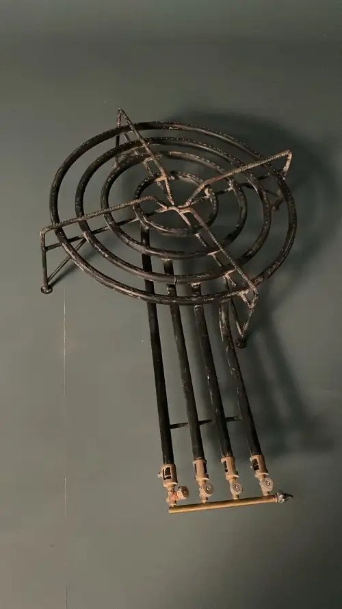 موقد مطابخ كبير – ديكور (Decor) سينمائي - صورة 2 للإيجار | استأجر